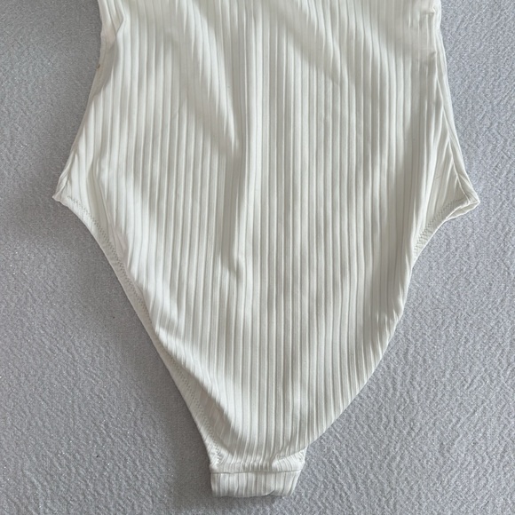 MELISSA ODABASH BARBUDA IVORY RIBBED SWIMSUIT, IVORY RIBBED, SIZE 4, $270.00 - Picture 9 of 10
